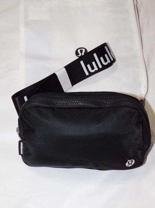 Lululemon Belt Bag Everywhere with TAGS - PHOTON